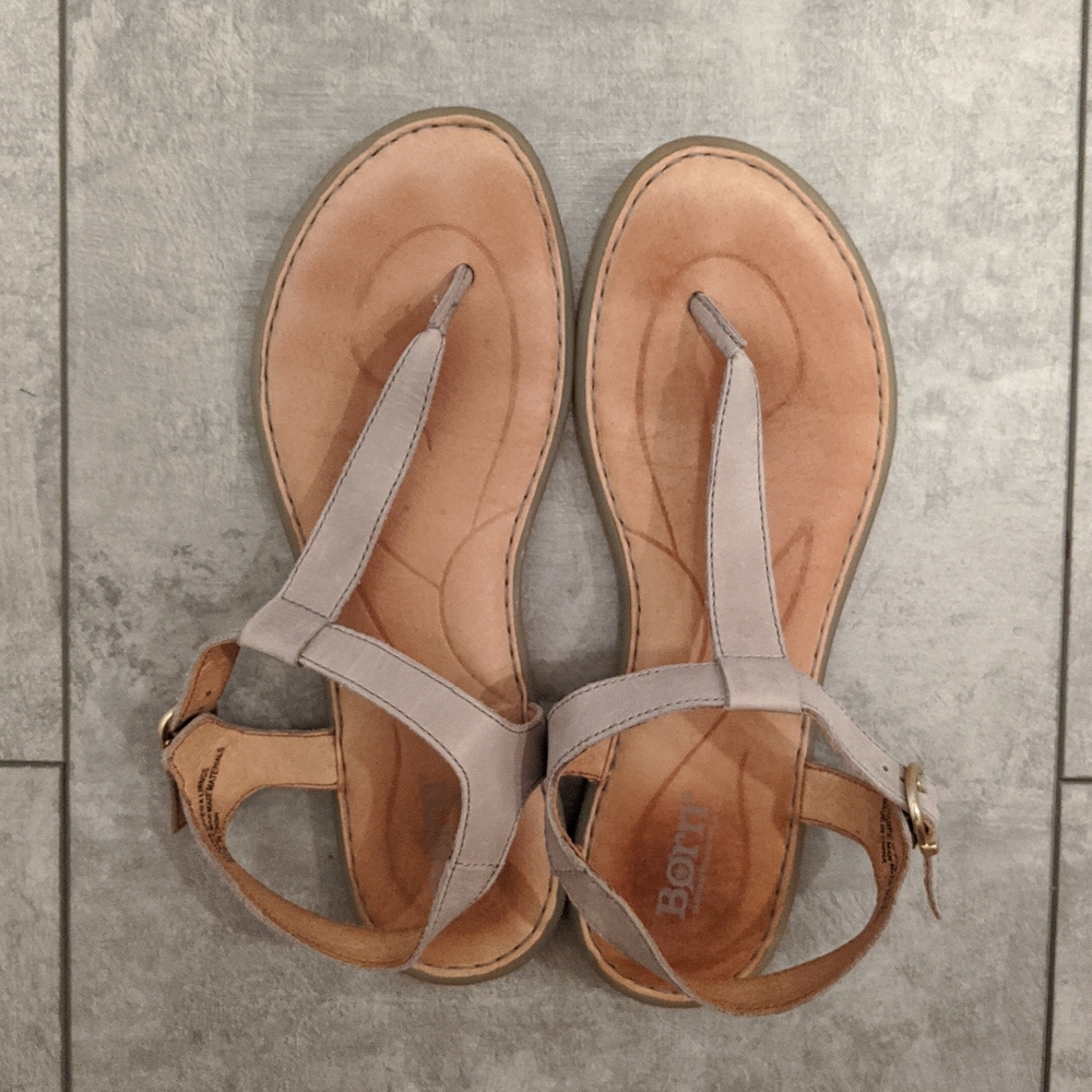 Born Aswan t-strap sandals EUC